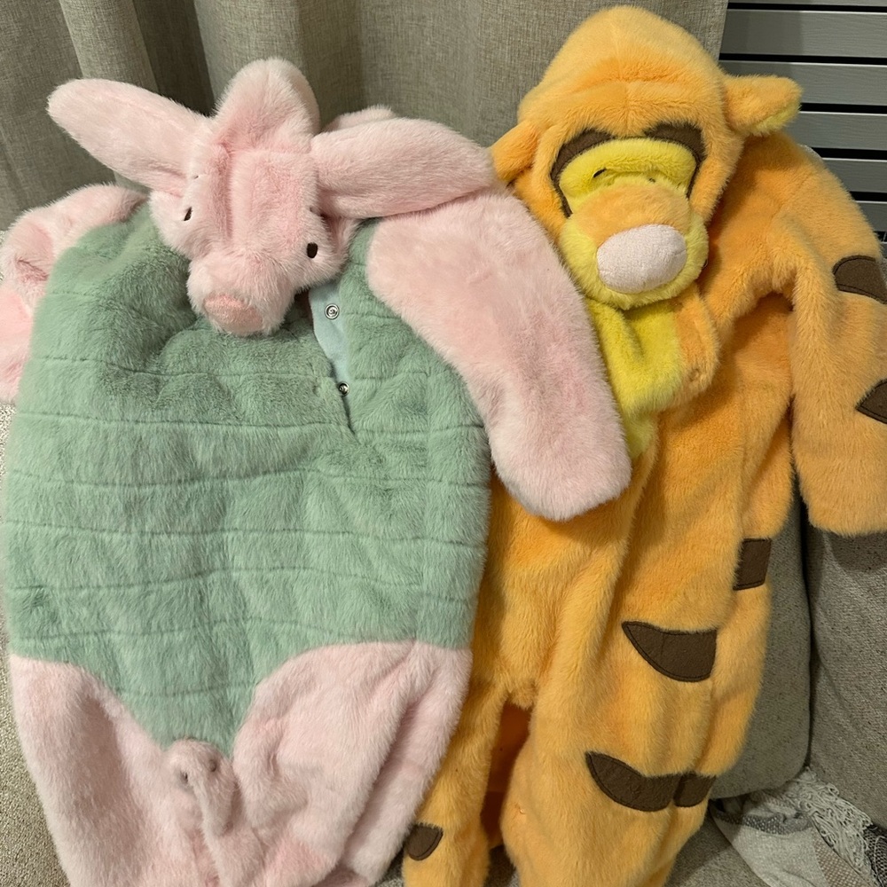 Pottery Barn Kids Classic Pooh Costume in piglet and tigger